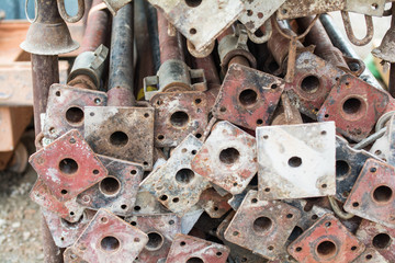 Hausbau - Baustelle mit Ger&uuml;st in Ziegelbauweise