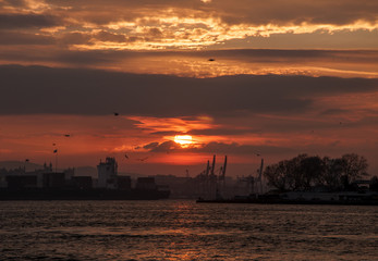 Fototapeta premium Sun rising, view from Karakoy Istanbul