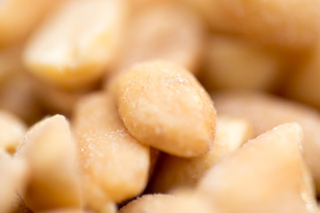 Dry roasted peanuts