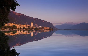 Obraz premium Montreux at dusk, Canon Vaud, Lake Geneva, Switzerland, Europe