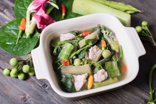 Northern Thai food (Kaeng Khae with pork),curry is made mainly with vegetables and herbs, Main ingredients is Piper sarmentosum leaves