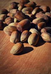 unshelled hazelnuts