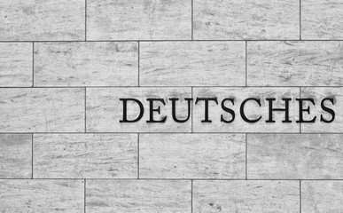 Signage on a wall, Deutsches