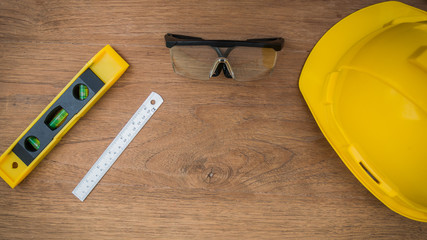Engineers, backgrounds, desks, project ideas, concepts, and sales graphs in recent years.