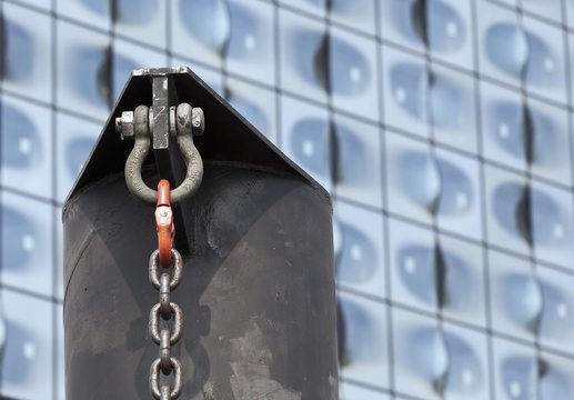 Carabiner with a steel chain