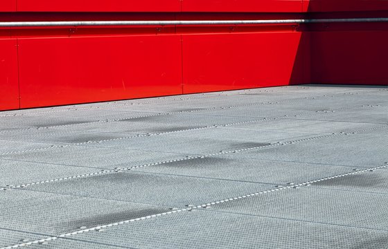 Steel construction with a red rail, observation deck