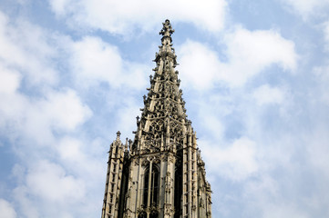Fototapeta na wymiar Turmspitze des Ulmer Münsters