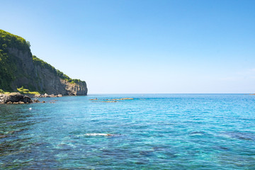 Fototapeta premium 積丹ブルー / 北海道 積丹町の海岸