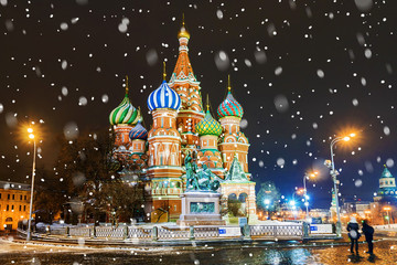 Fototapeta na wymiar Night view of St. Basil's Cathedral in Moscow winter