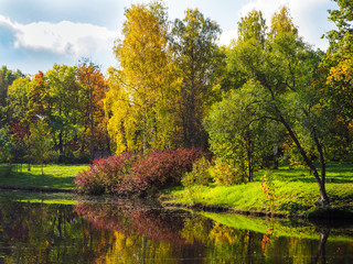 Autumn landscape. Autumn in the Park. Autumn lake in the Park. 
