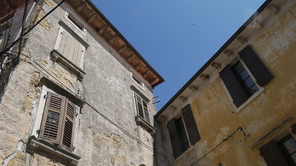 Fototapeta na wymiar Grisignana in Croazia, borgo antico e vicoli
