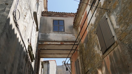 Fototapeta na wymiar Grisignana in Croazia, borgo antico e vicoli