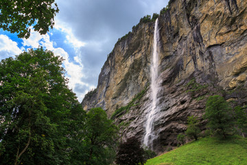 Obraz premium Staubbach falls, 297 meters (974 ft) third highest fall in Switzerland. Lauterbrunnen, Bernese Oberland, Switzerland