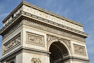 Fototapeta na wymiar Sculptures de l'arc de Triomphe à Paris, France