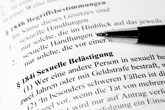 Sexuelle Belästigung Paragraph im deutschen Strafgesetzbuch