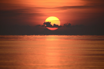 Fototapeta na wymiar Beautiful sunrise. Beautiful sunset over the sea.
