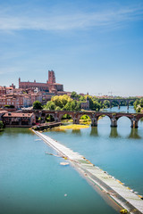 Obraz premium Vue sur le Tarn et Albi