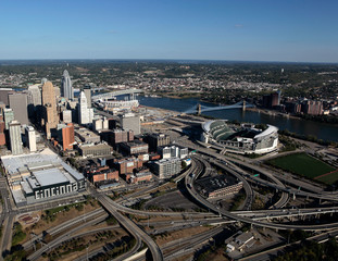 Fototapeta premium Aerial View of Cincinnati Ohio from the West