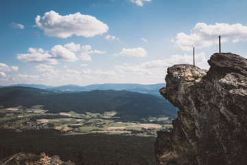 Fototapeta premium Blick vom Bergkamm im Bayerischen Wald