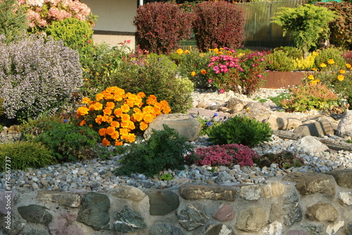 "Rock Garden, Steingarten" Stockfotos und lizenzfreie ...