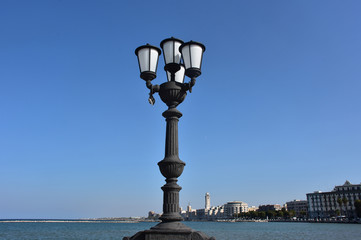 Fototapeta na wymiar Puglia, Bari, lampione del lungomare
