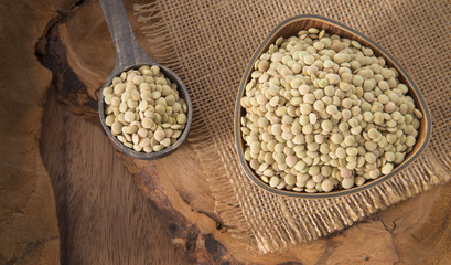Raw lentil grains - Lens culinaris