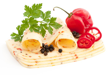 Leerdammer mit schwarzem Pfeffer und Chili