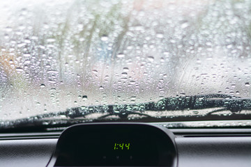 Feel sad when raining in car.