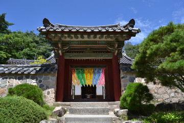 The entrance gate to another temple around Bulguksa in Gyeongju. Pic was taken in August 2017. Translation: "Korean Buddhist Temple".