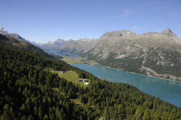 Die Oberengadiner Gletscherssenlandschaft. Magnificant swiss alp panoramic view from mount Corvatsch