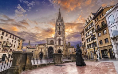 Fototapete Monument Oviedo, Kathedrale von San Salvador
