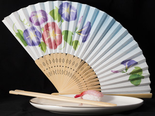 fan and sushi