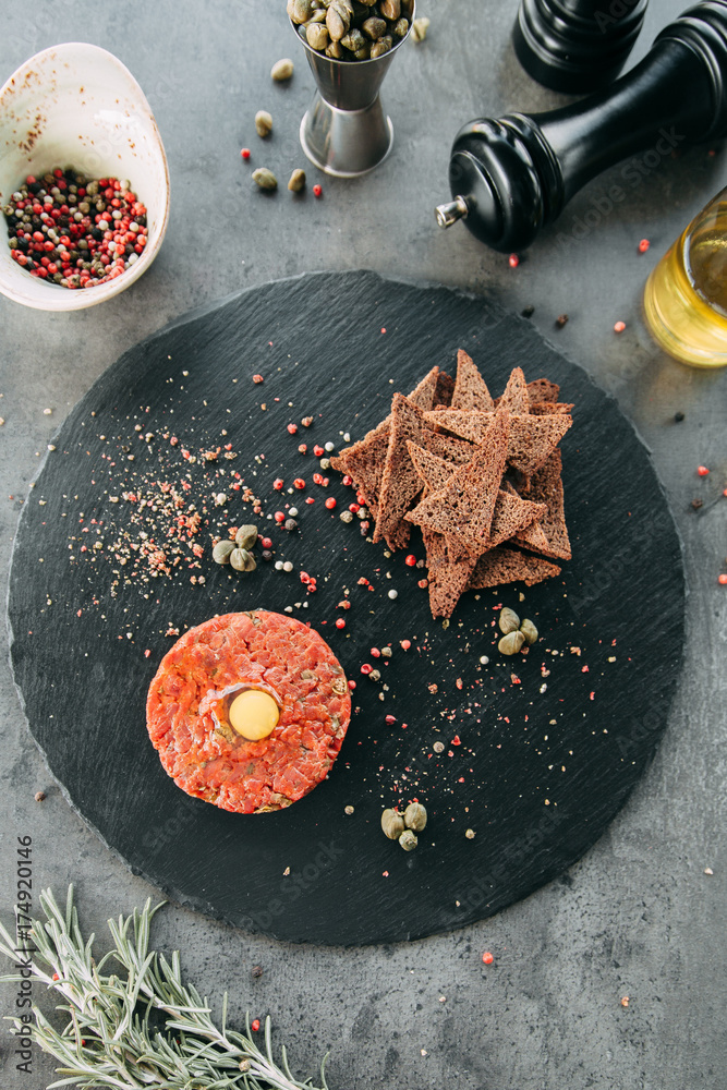 Wall mural cooking Tartar of beef and in the supply of liquid nitrogen