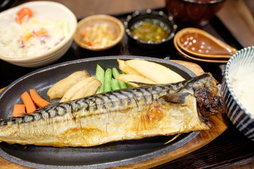 Grilled saba fish with soy sauce.