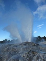 ロトルア、間欠泉、ニュージーランド