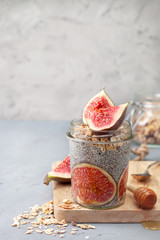 chia pudding with figs