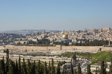 Fototapeta na wymiar Temple Mount in the Old City of Jerusalem. The Dome of the Rock and Al-Aqsa Mosque - panorama. 