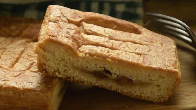 Strudel Gericht シュトゥルーデル Штрудель R&eacute;tes שטרודל video Savijača Zavitek &Sigma;&tau;&rho;&omicron;ύ&nu;&tau;&epsilon;&lambda; 슈트루델 果餡卷 سترودل