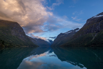 Sonnenuntergang am See in Norwegen