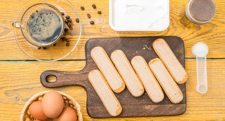 Image on top of table with savoyardi cookies
