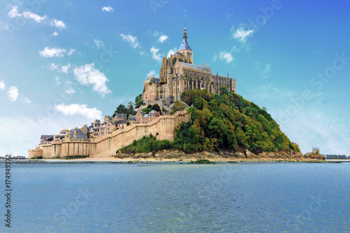 Marée montante au nord du Mont-saint-Michel