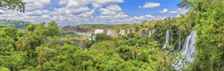 Fototapeta na wymiar Iguacu Wasserfälle