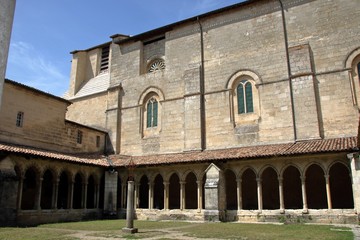 Fototapeta na wymiar Eglise Collégiale de Saint Emilion