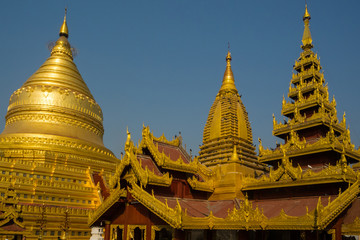 Fototapeta premium Myanmar Bagan Schwezigon Paya pagoda