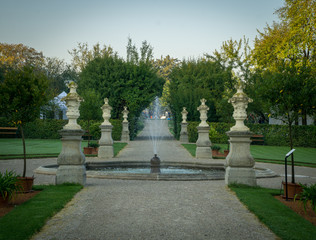 barocker Brunnen im Park