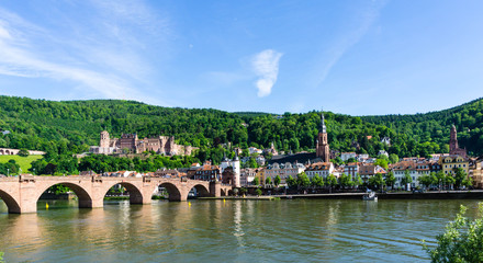 Panorama von Heidelberg mit alter Brücke und Stadttor - obrazy, fototapety, plakaty