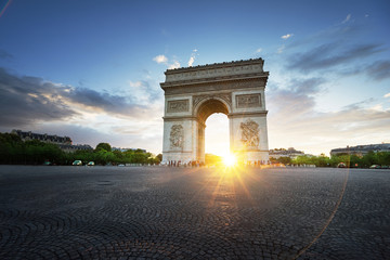 Fototapeta na wymiar Triumphal Arch at sunset, Paris, France