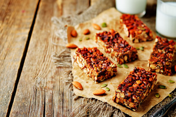 Honey nuts bars with milk