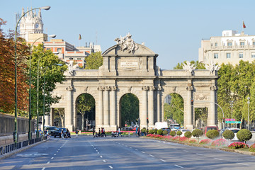 Fototapeta na wymiar Puerta de Alcalá, Madrid, Spain