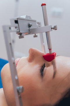Installation of the face-bow. Functional diagnostics.